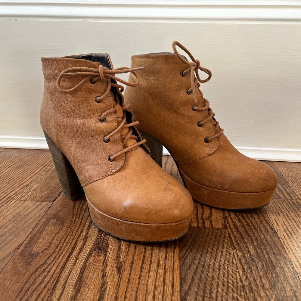 Steve Madden Tan Booties